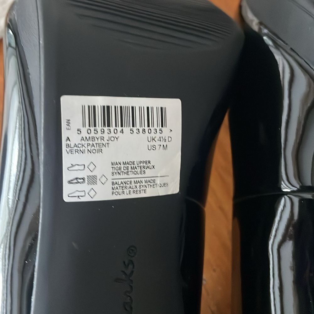 Clarks Glossy Black Heels - Picture 6 of 8